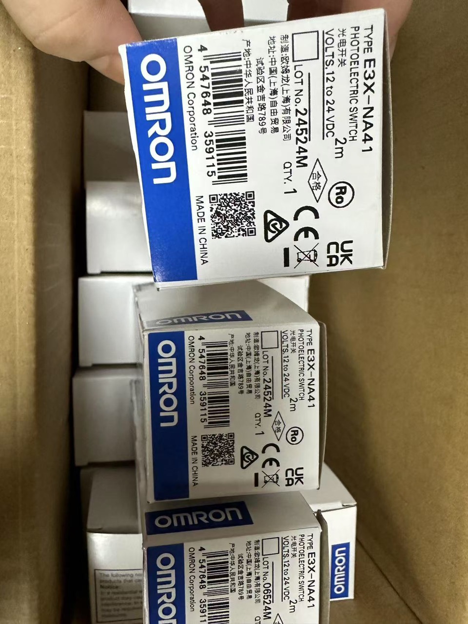  Cảm biến quang Omron E3X - NA11 và  E3X - NA41 