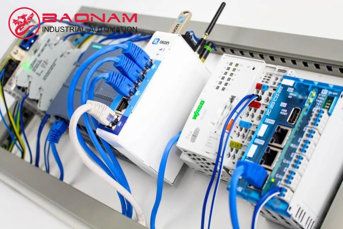 Bộ điều khiển PLC